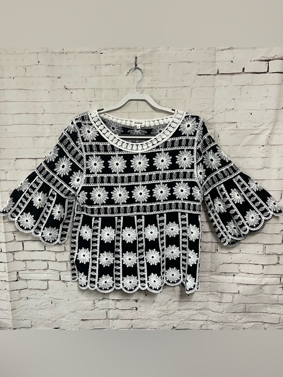 Kindred Tops - Kindred Embroidered Floral Blouse Large Black White Crochet Bell Sleeve Boho